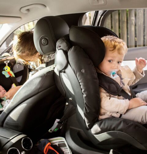 Kind im Auto