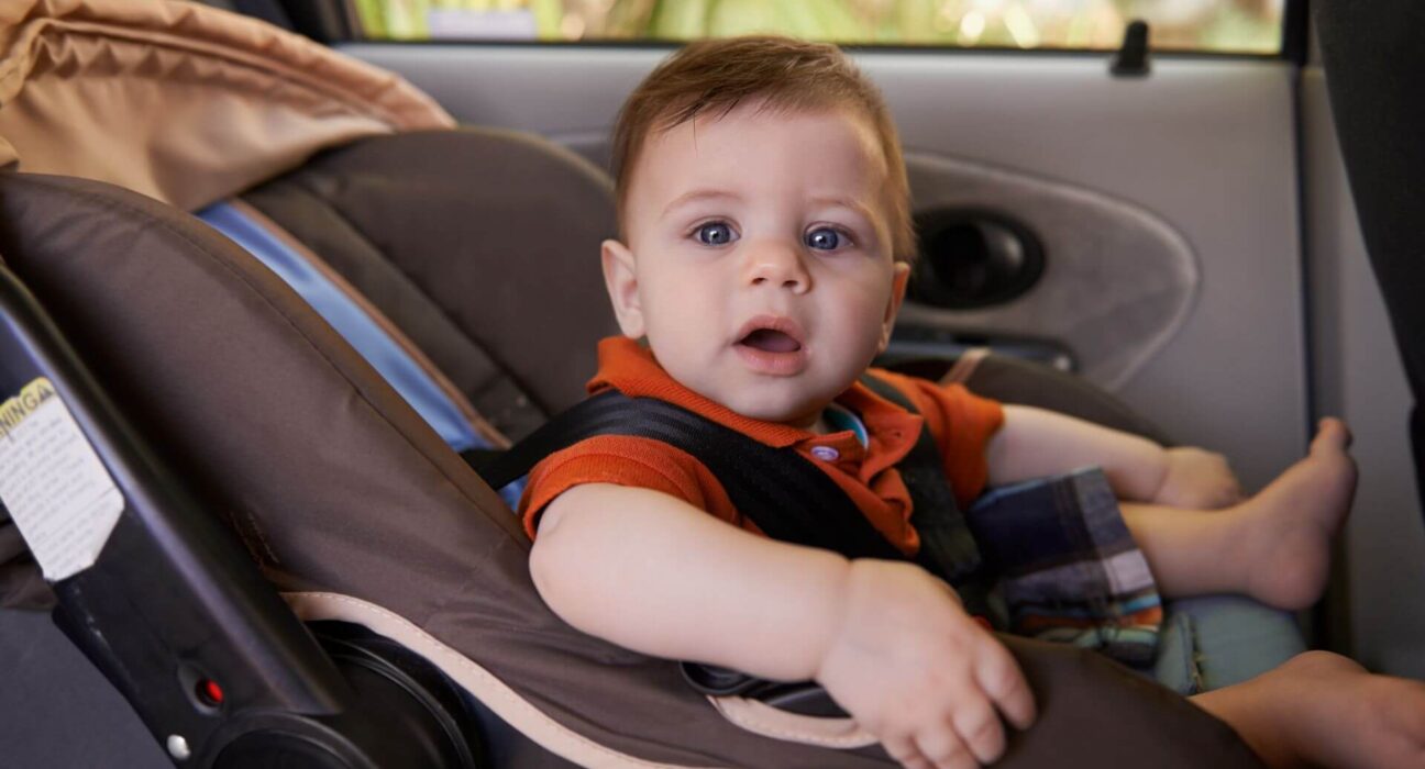 Baby im Auto
