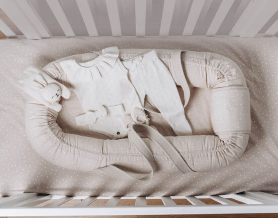 Beistellbett mit Matratze