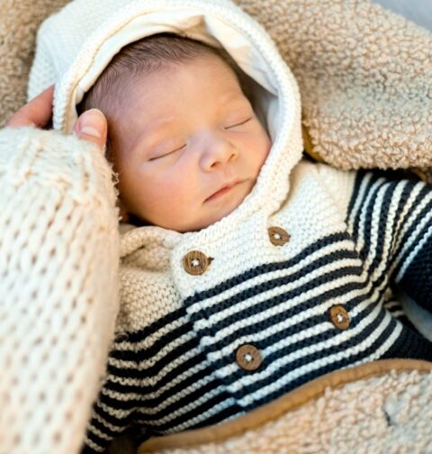Baby im Fußsack