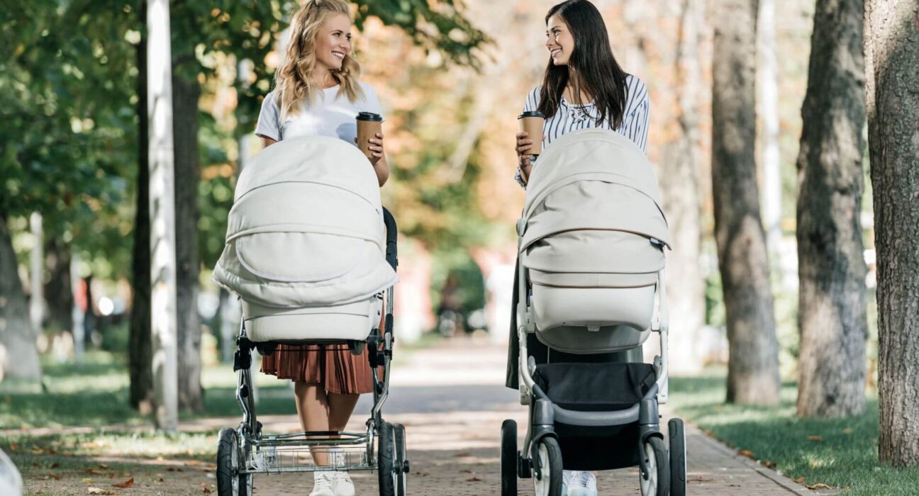 Mütter mit Kinderwagen