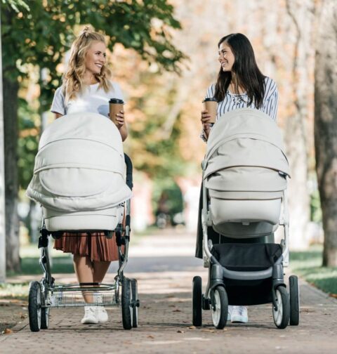 Mütter mit Kinderwagen
